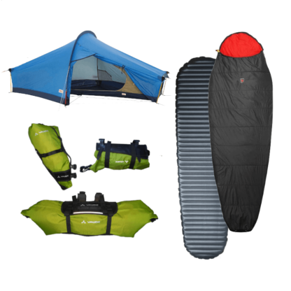 Tält, liggunderlag, sovsäck och cykelväskor
